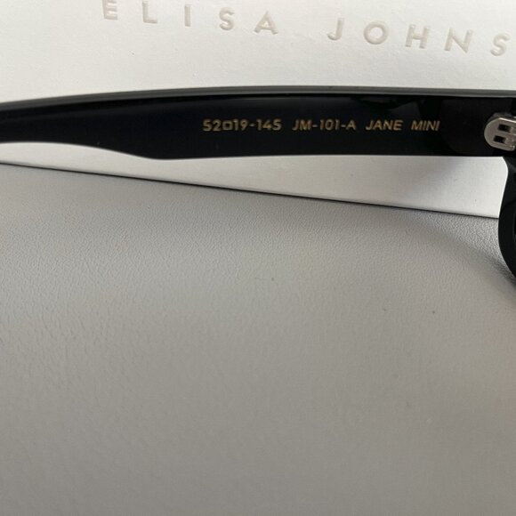 Elisa Johnson Jane Mini in gloss black sunglasses - Picture 3 of 7